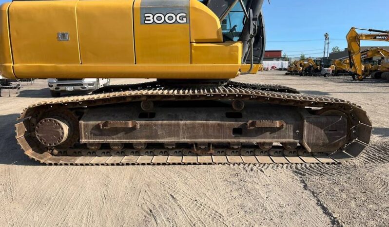 
								2017 John Deere 300G Hydraulic Excavator Enclosed Cab AC Aux Hyd Bucket full									