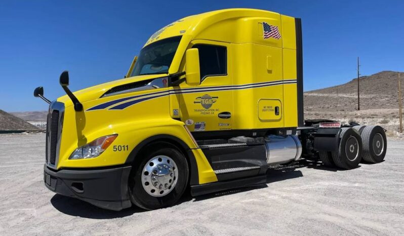 
								2024 Kenworth T680 TA Mid Roof Sleeper Truck Tractor Paccar MX-13 AT full									