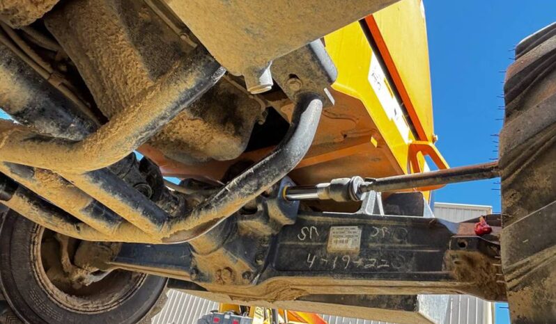 
								2022 Case 580N EP 4WD Backhoe Wheel Loader Tractor Excavating Bucket full									