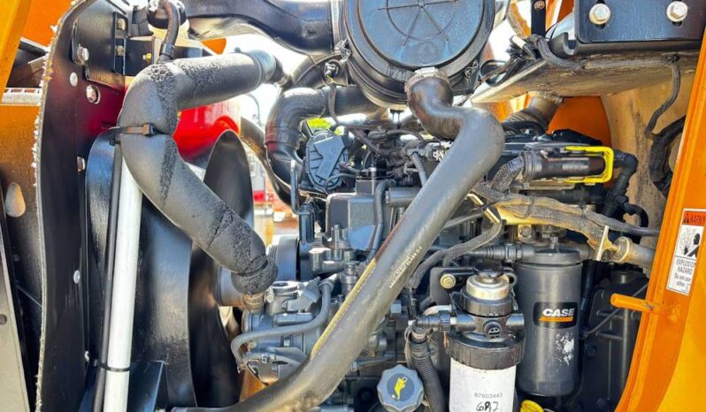 
								2022 Case 580N EP 4WD Backhoe Wheel Loader Tractor Excavating Bucket full									