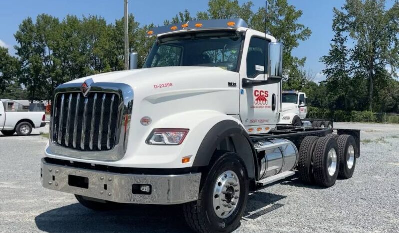 
								2025 International HX620 Day Cab Semi Truck Tractor Cummins full									