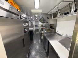 
										2023 Ford F59 Step Van Food Truck, 28′ full									