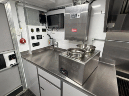 
										2023 Ford F59 Step Van Food Truck, 28′ full									