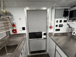 
										2023 Ford F59 Step Van Food Truck, 28′ full									