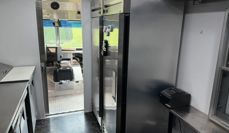 
								2023 Ford F59 Step Van Food Truck, 28′ full									