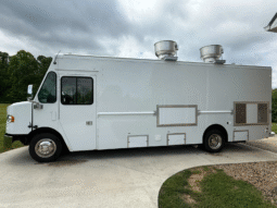 
										2023 Ford F59 Step Van Food Truck, 28′ full									