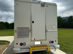 
										2023 Ford F59 Step Van Food Truck, 28′ full									