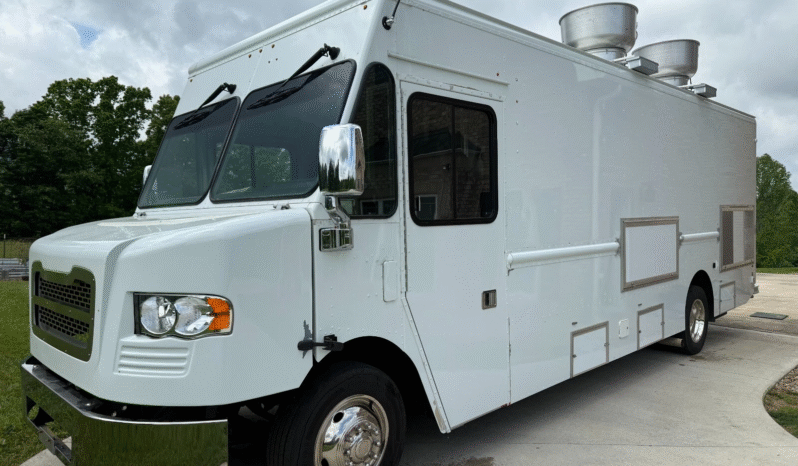
								2023 Ford F59 Step Van Food Truck, 28′ full									