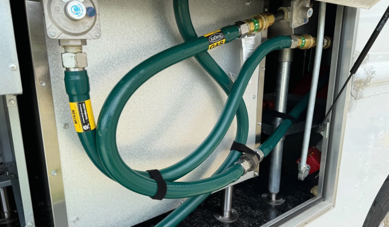 
								2023 Ford F59 Step Van Food Truck, 28′ full									